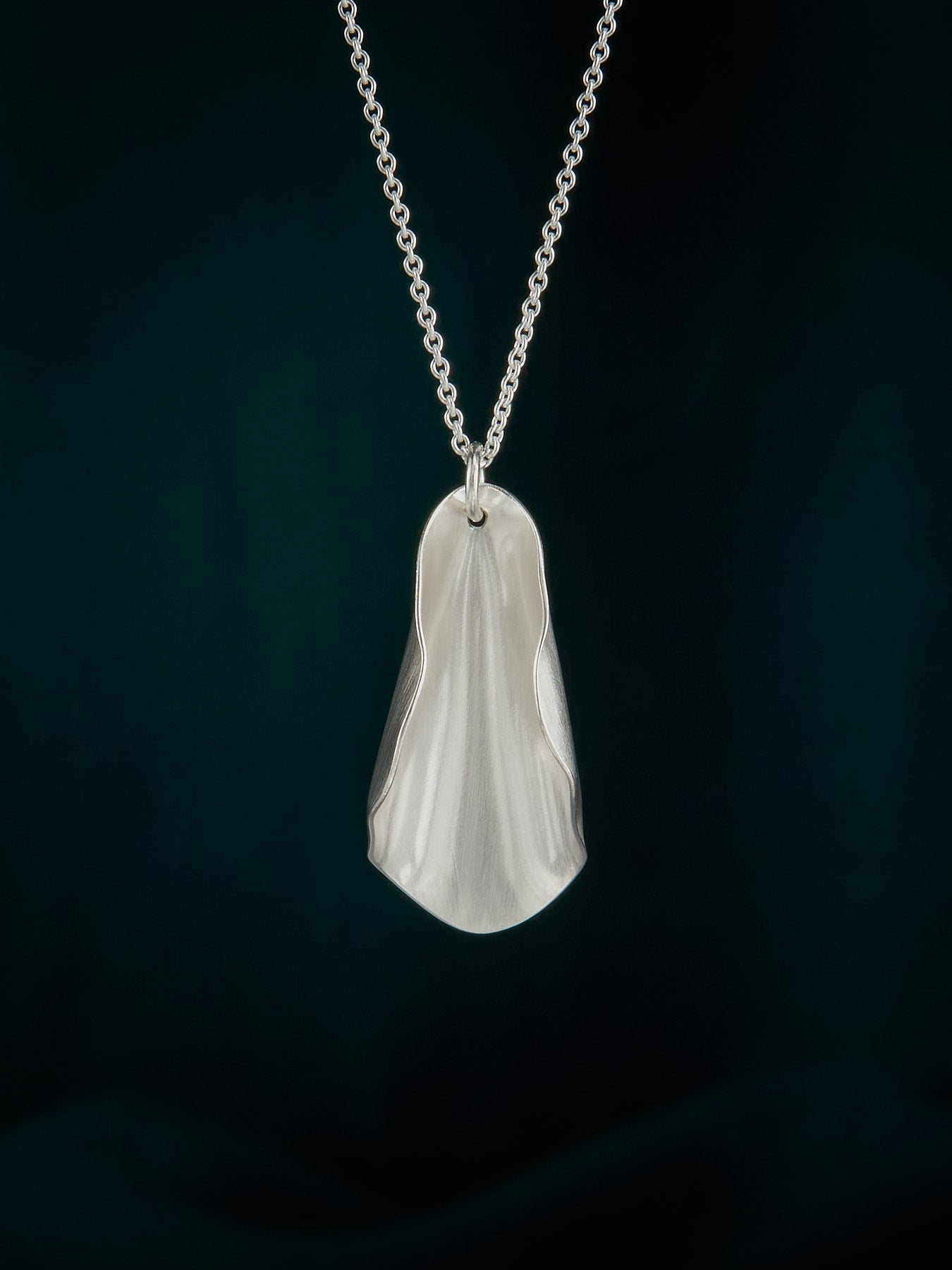 Magnolia classic necklace in silver