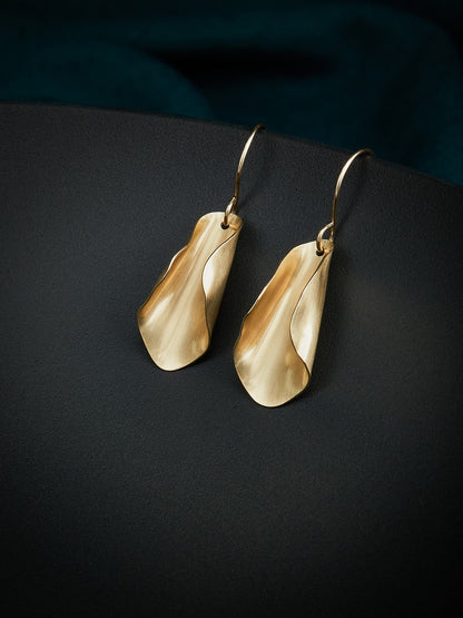 Magnolia classic earrings in brass