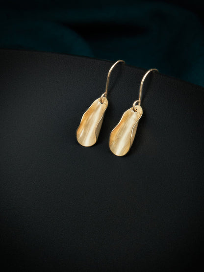 Magnolia petite earrings in brass