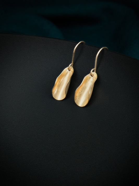 Magnolia petite earrings in brass