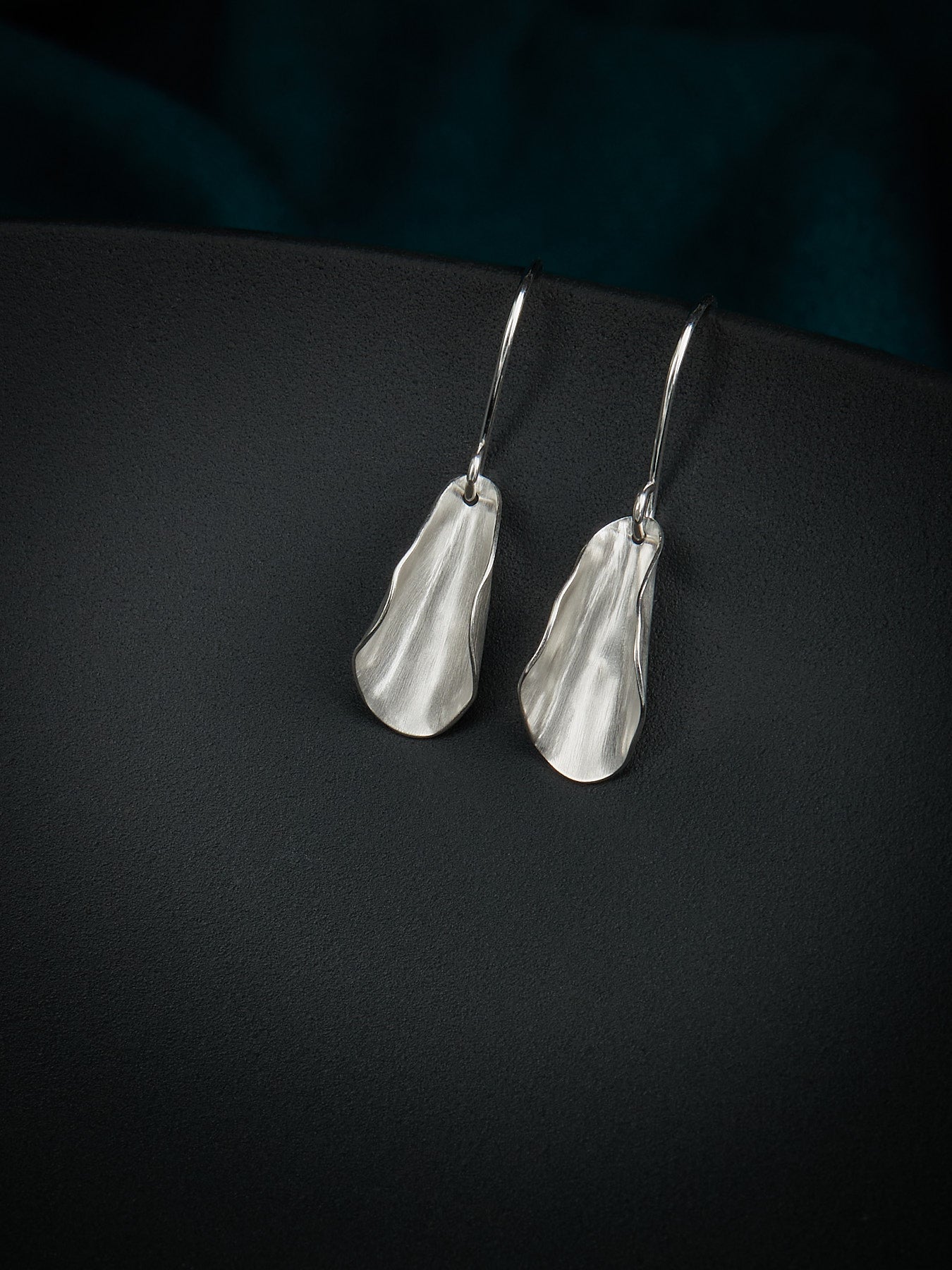 Magnolia petite earrings in silver