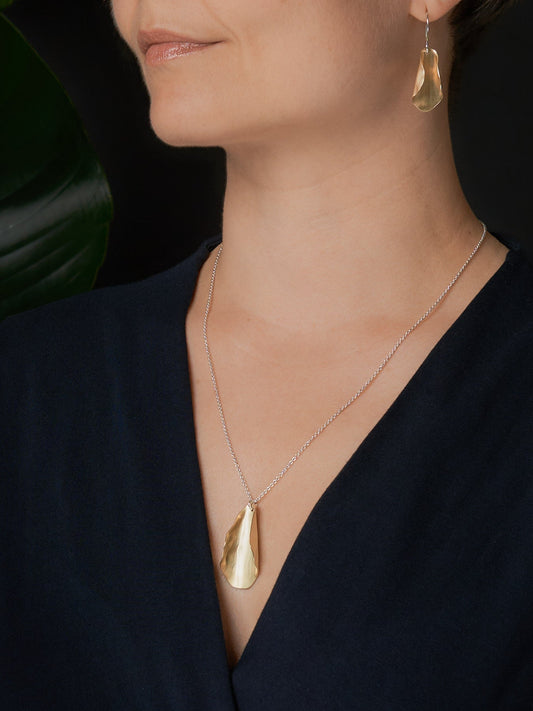 Magnolia statement necklace in brass