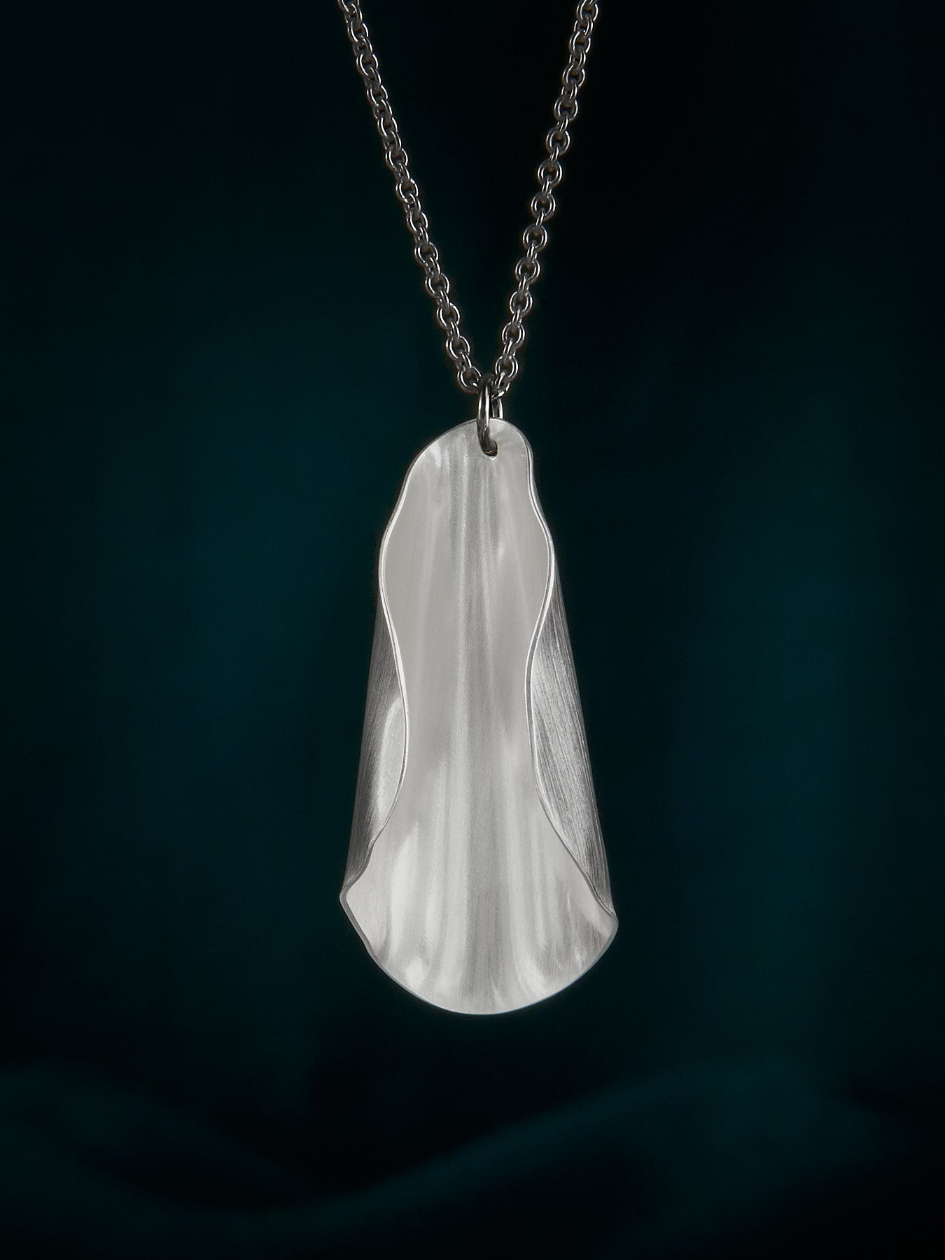 Magnolia statement necklace in silver