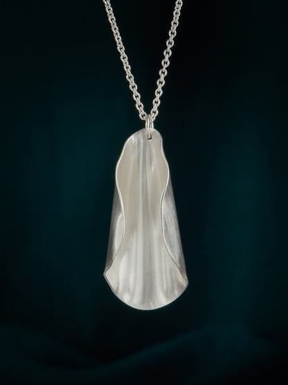 Magnolia statement necklace in silver