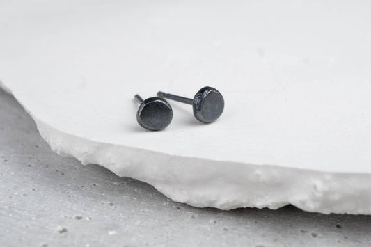 Flat dots øredobber
