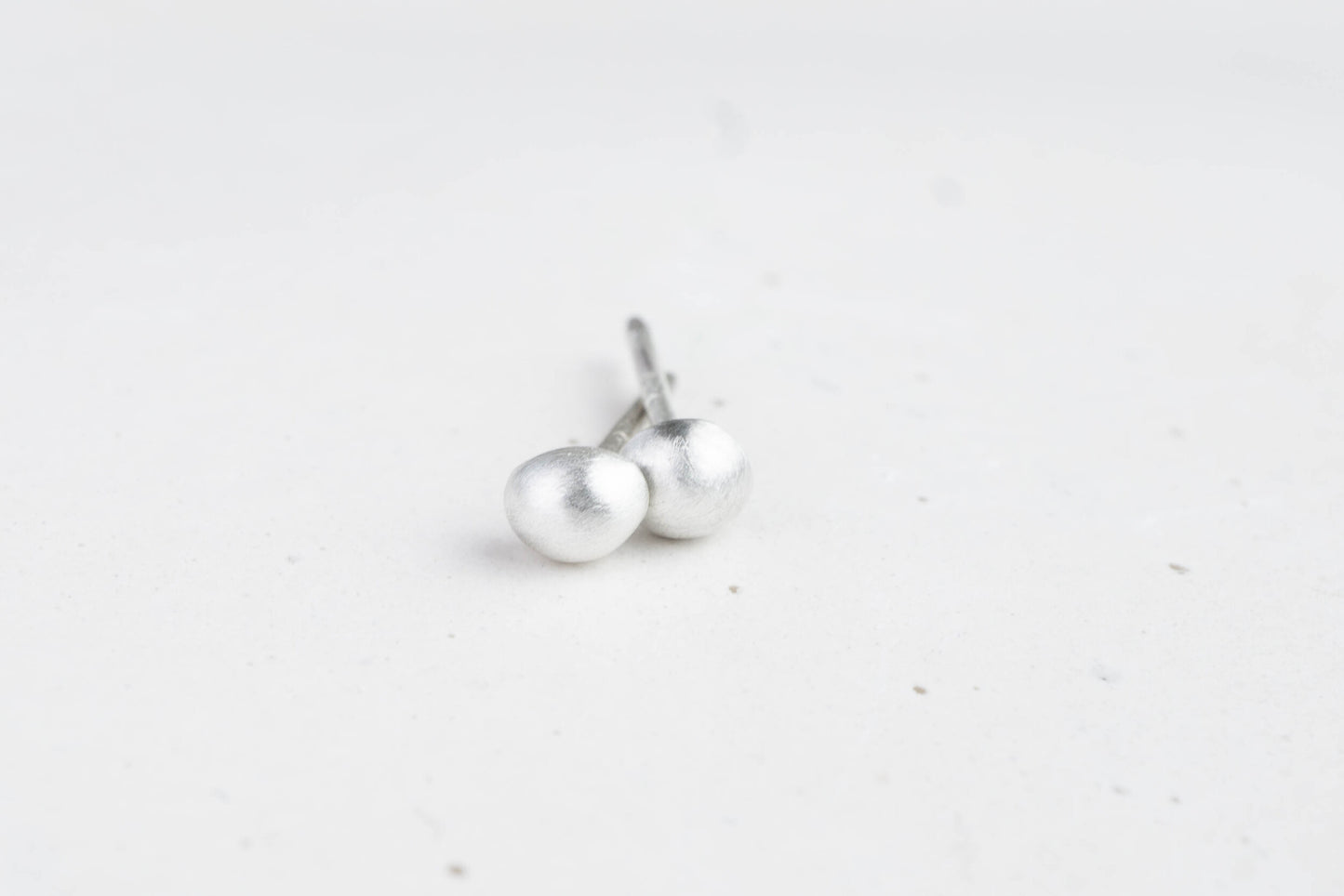 Dots mini øredobber